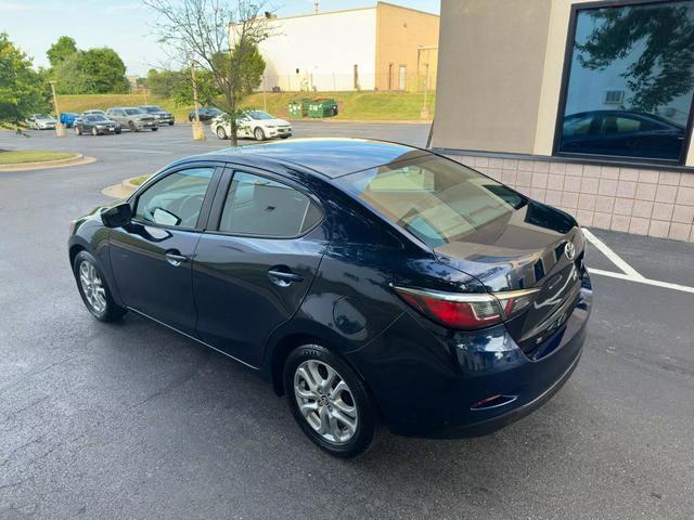 2017 toyota yaris ia base