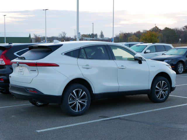 2021 toyota venza le