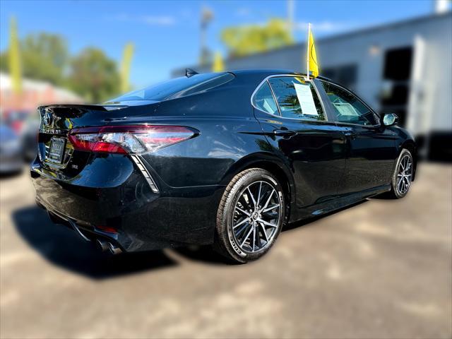 2021 toyota camry se