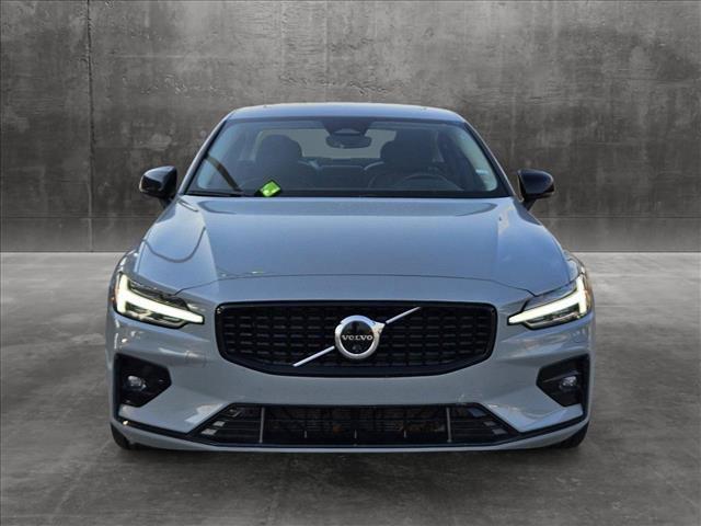 2024 volvo s60 b5 plus dark theme