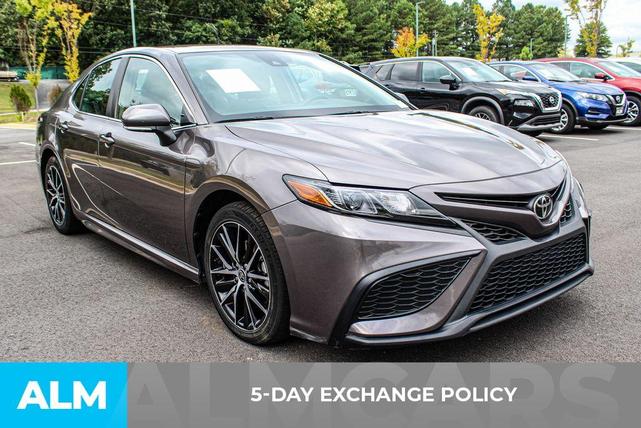 2022 toyota camry se