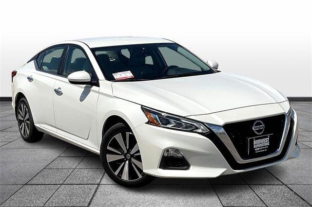 2021 nissan altima 2.5 sv in hutchinson, kansas