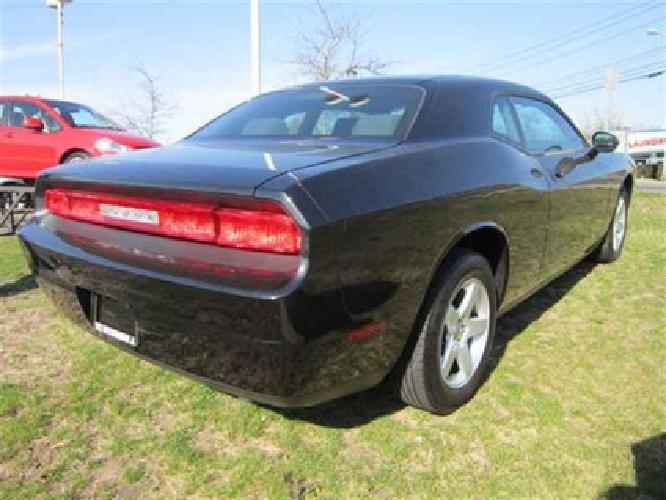 2010 brilliant black pearl dodge challenger in baiting hollow, ny