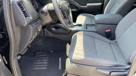 2022 Nissan Navara (Frontier) s