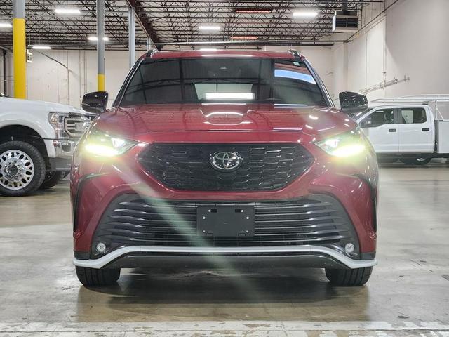 2022 toyota highlander xse