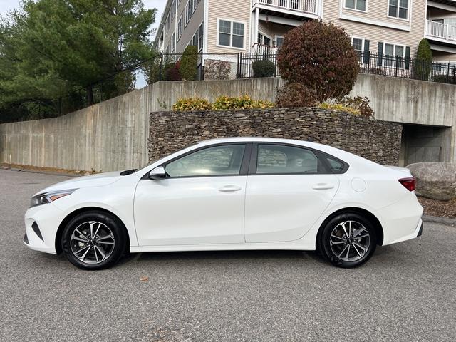 2024 kia forte lxs