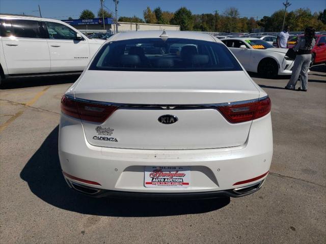 2017 kia cadenza premium