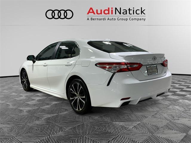 2020 toyota camry se