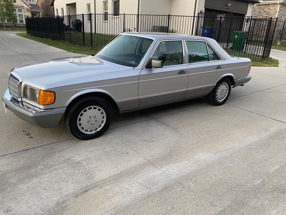 1985 mercedes-benz 300-series sedan grey rwd automatic