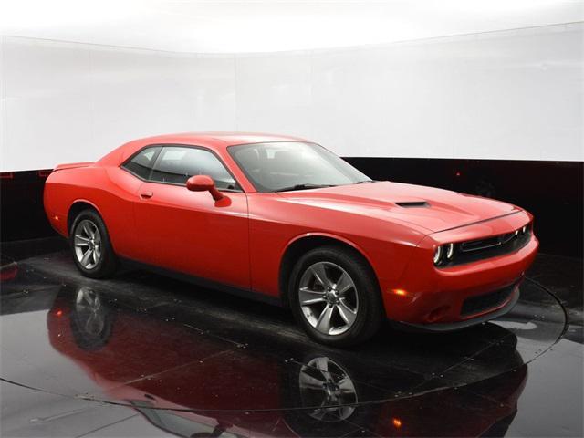 2022 dodge challenger sxt