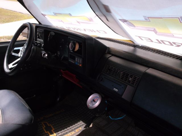 1988 chevy truck, silverado stepside, runs and drives great!