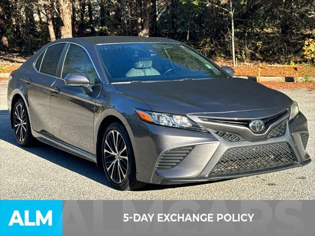 2019 toyota camry le