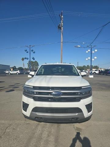 2022 ford expedition xlt