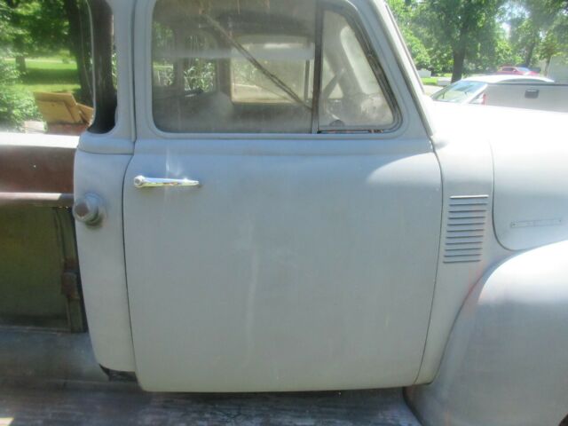 1952 chevrolet 3800 5 window cab