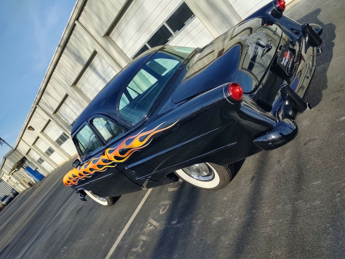1953 ford mainline sedan