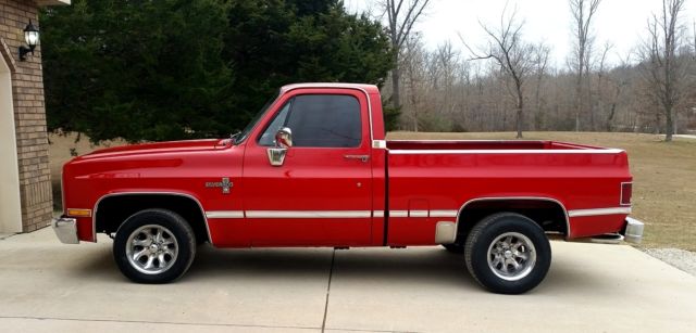 1987 silverado short bed - red - fuel injected 350 - 700r4 - new tires -nice swb