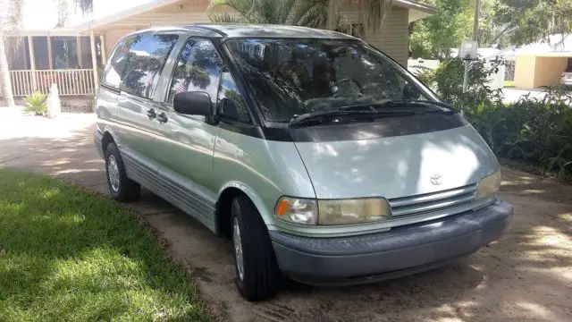 toyota previa van