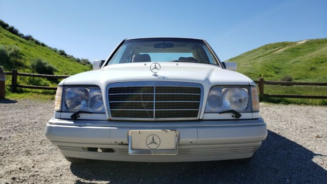 w124 300e 2 owner, mint condition, garage kept, clean california car, no reserve