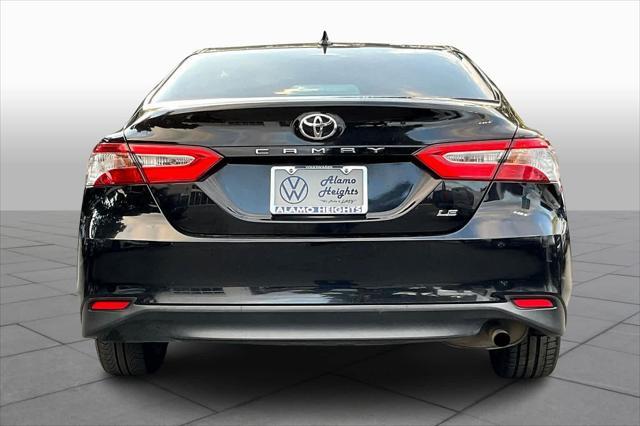2019 toyota camry le