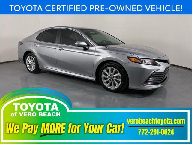 2022 toyota camry le