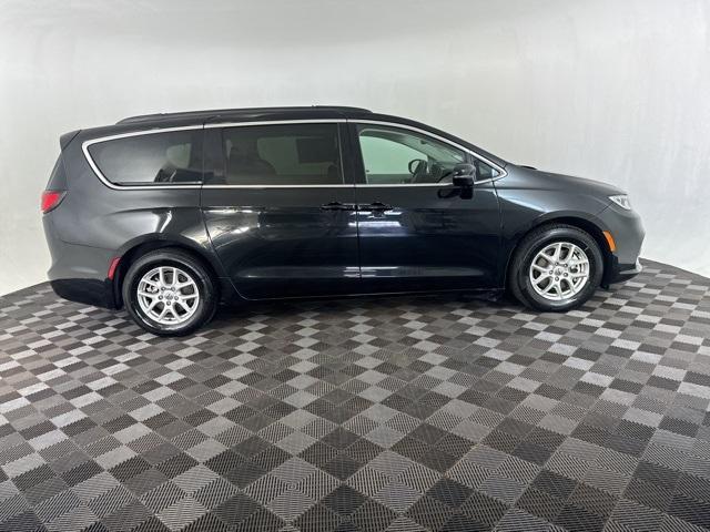 2022 chrysler pacifica touring-l