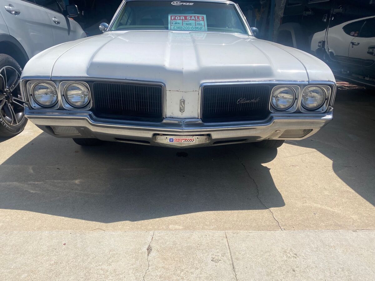1970 oldsmobile cutlass s sedan white