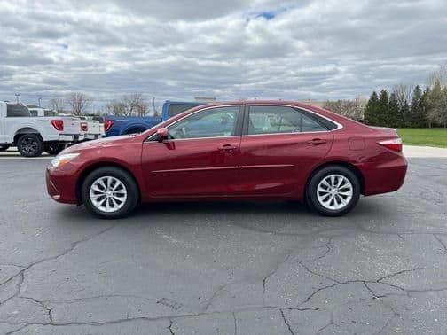 2017 toyota camry le in brookfield, wisconsin