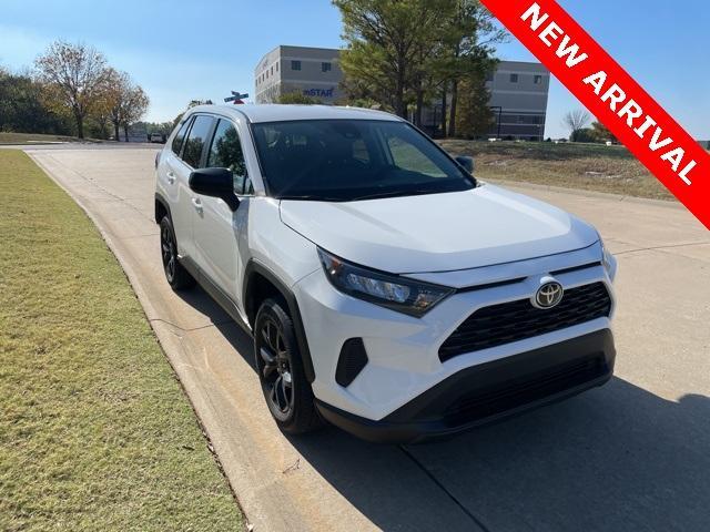 2022 toyota rav4 le