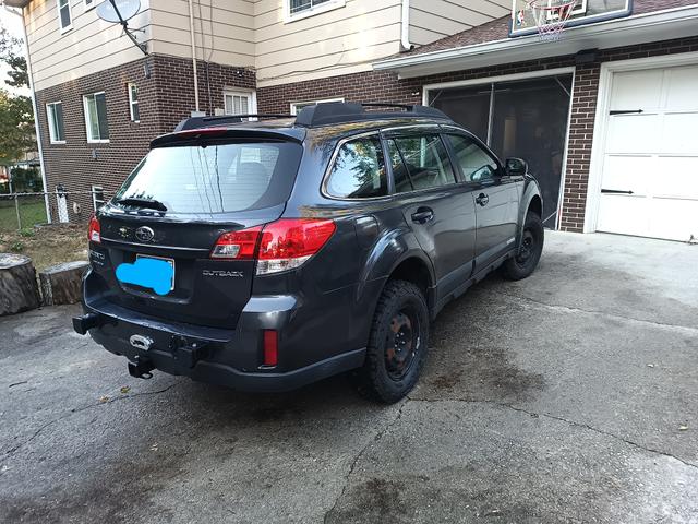 2010 subaru outback 2.5 i