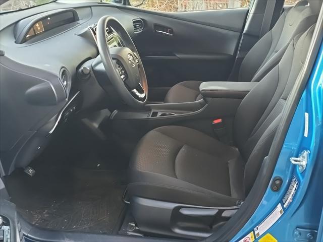 2019 toyota prius le