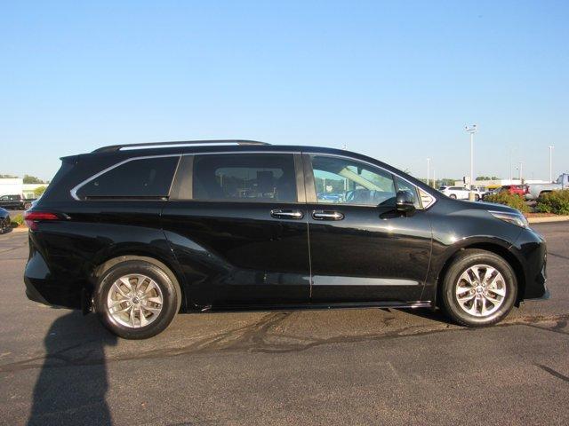 2022 toyota sienna xle