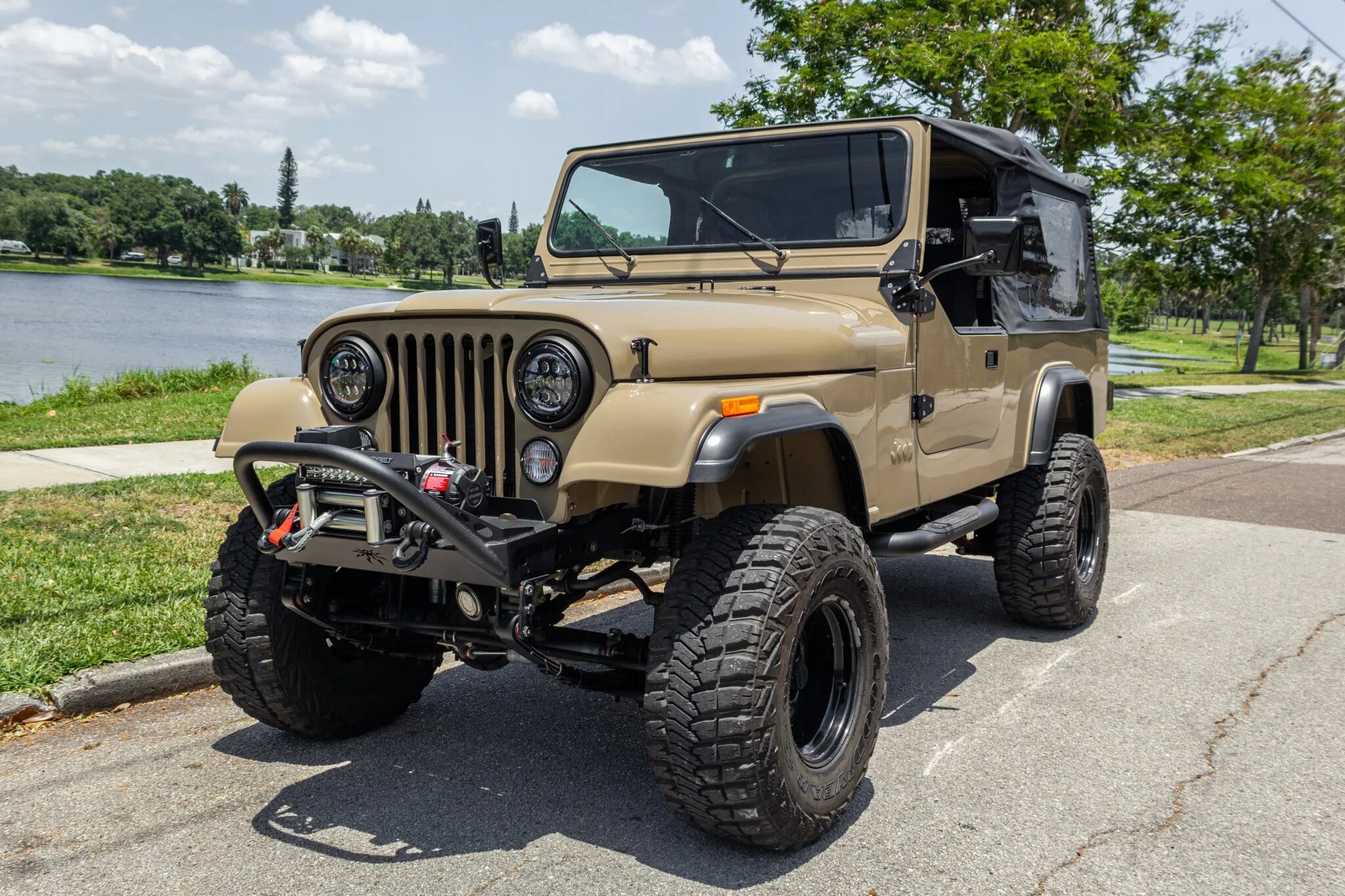 jeep cj-8 scrambler