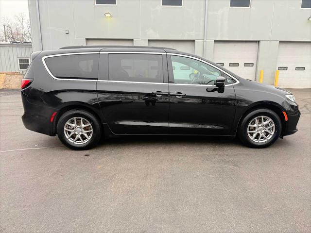 2022 chrysler pacifica touring