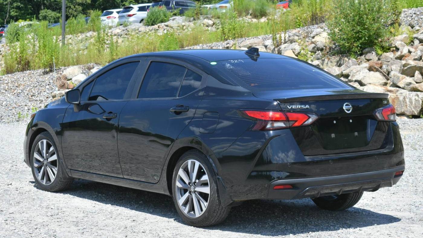 2020 nissan versa sr