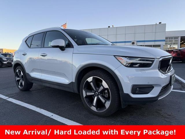 2022 volvo xc40 t5 momentum