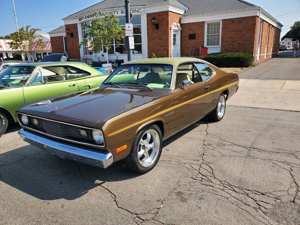 1972 plymouth duster gold package
