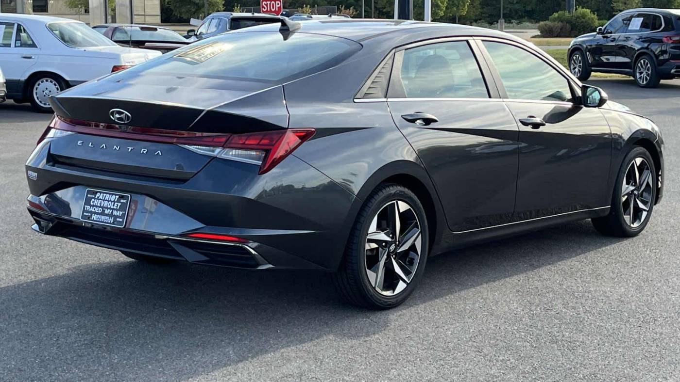 2022 hyundai elantra sel