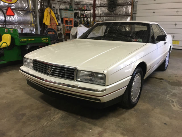 classic allante white convertible like new condition