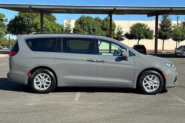 2022 chrysler pacifica touring l