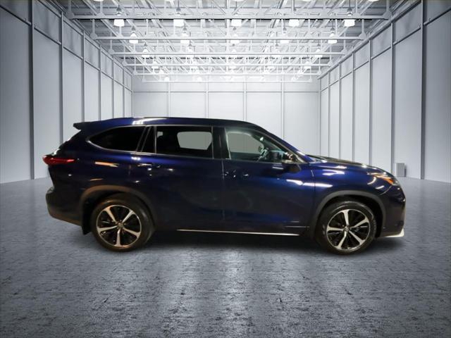 2021 toyota highlander xse