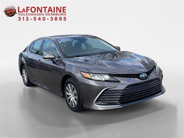 2022 toyota camry hybrid le