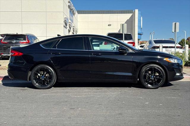 2020 ford fusion se