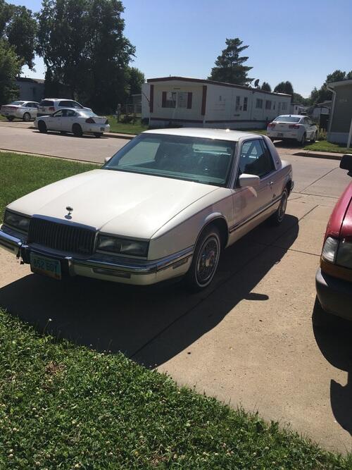 1991 buick riviera 96000 act. miles hasnt been used for two years. body is in