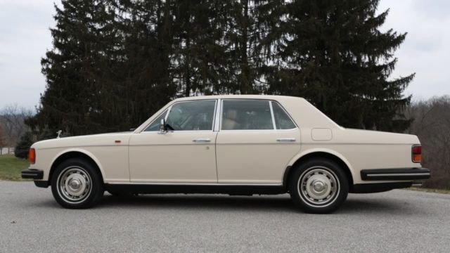 rolls royce spirit 1983 - v-8 412 engine, cream exterior, leather seats