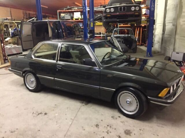 1983 bmw 3-series sedan green rwd manual i