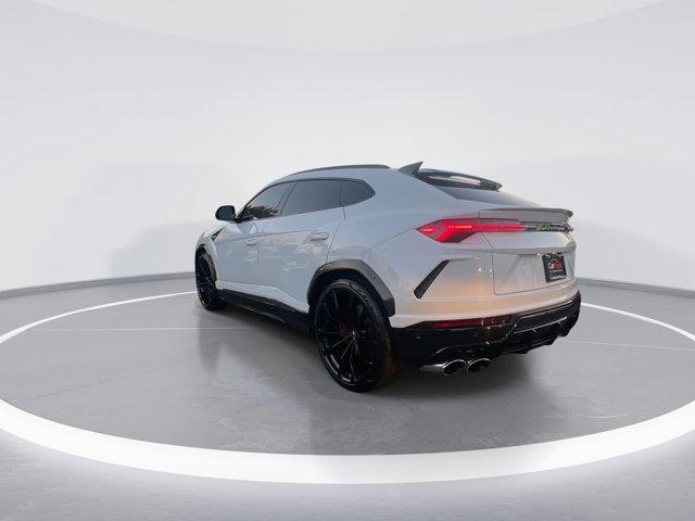 2019 lamborghini urus base