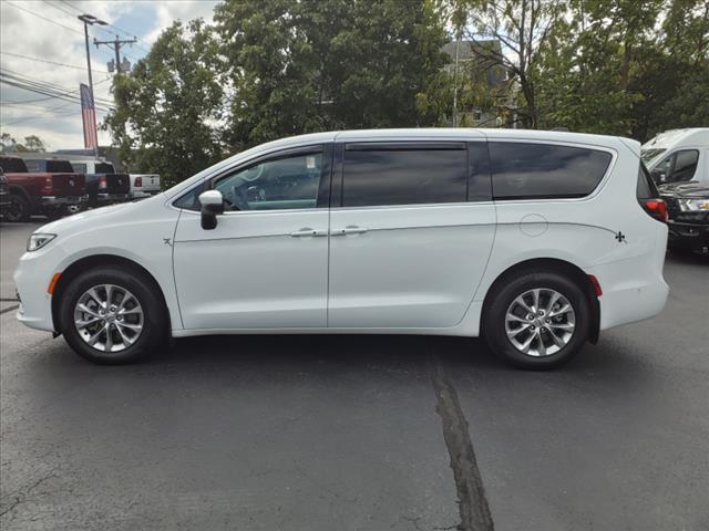 2023 chrysler pacifica touring l