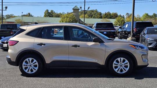 2020 Ford Escape s