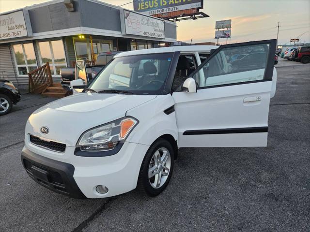 2010 kia soul +