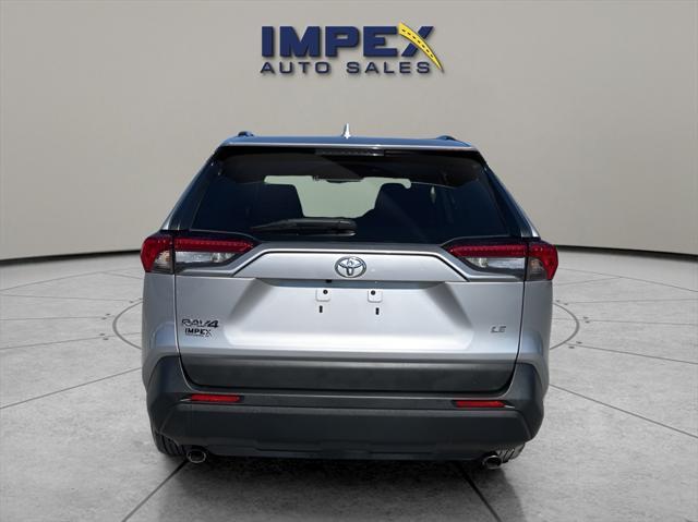 2019 toyota rav4 le